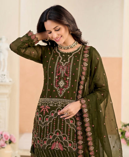 KC Mahendi Pakistani Crunchy Silk Heavy Salwar Kameez For Women