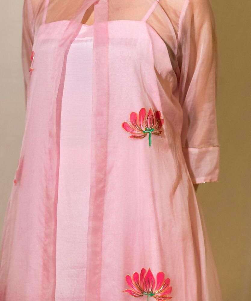 Timaraa Hand-Painted Rose Pink Organza Kurta Set With Lotus Motifs