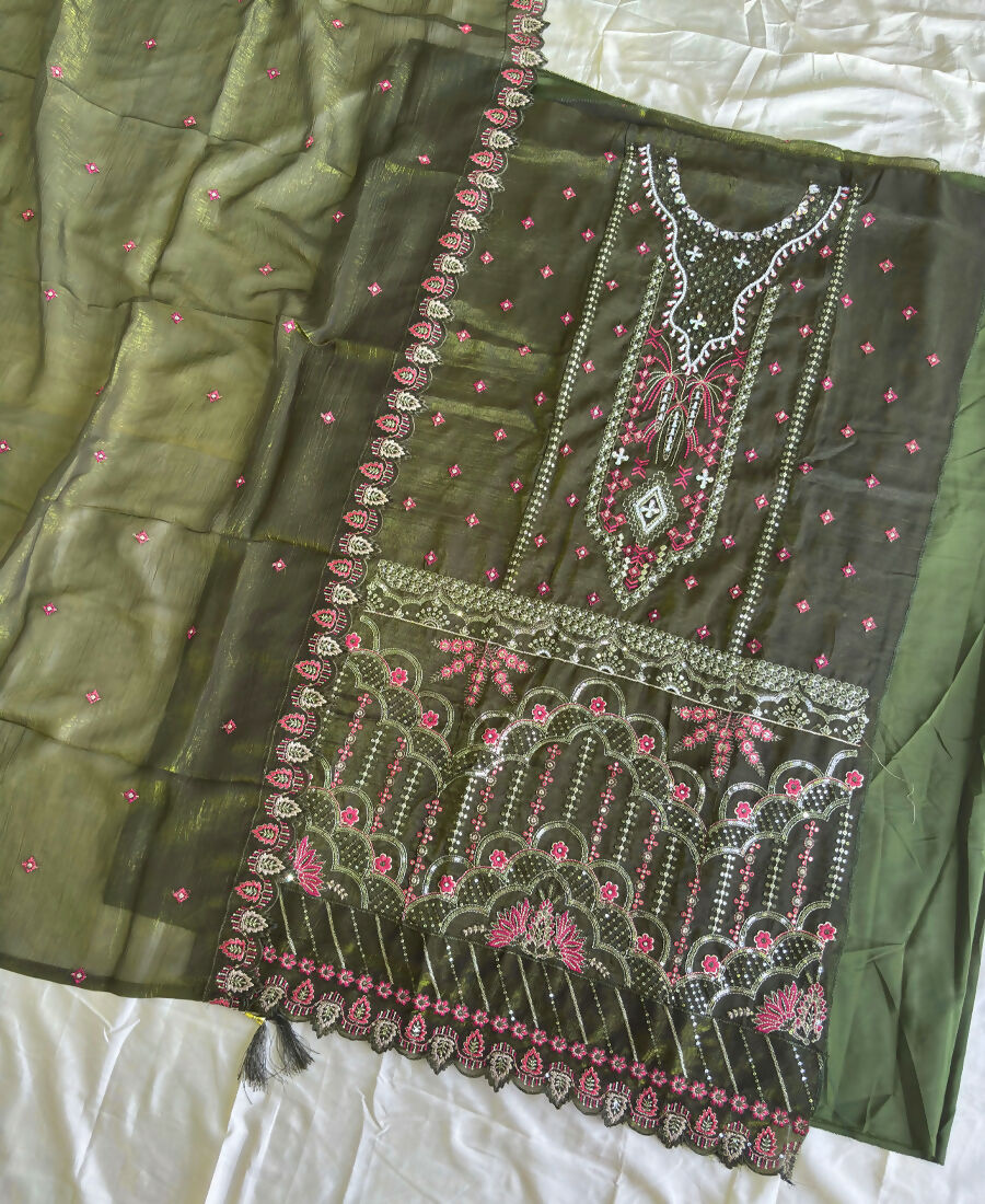 KC Mahendi Pakistani Crunchy Silk Heavy Salwar Kameez For Women