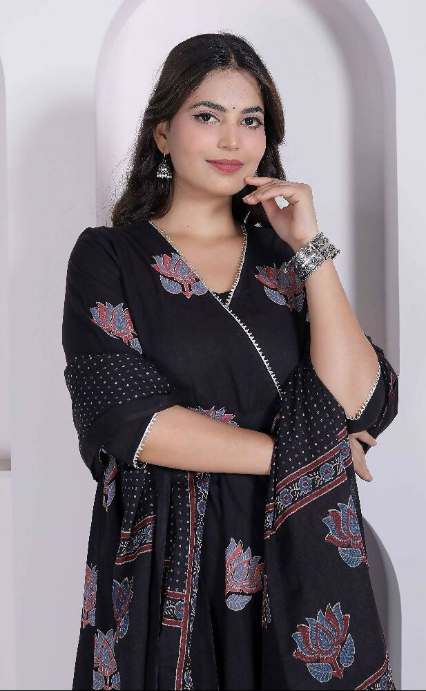 Miravan Black Printed Cotton Anarkali Kurta & Dupatta For Women