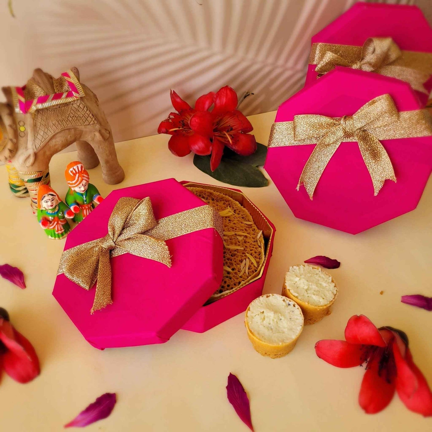 SweeDesi Meetha Ghewar - 1 Pc Hamper Pink