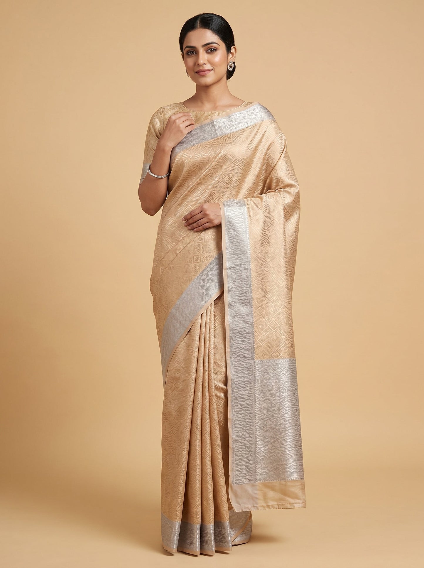 Gold Silver Dual Sheen Handloom Saree