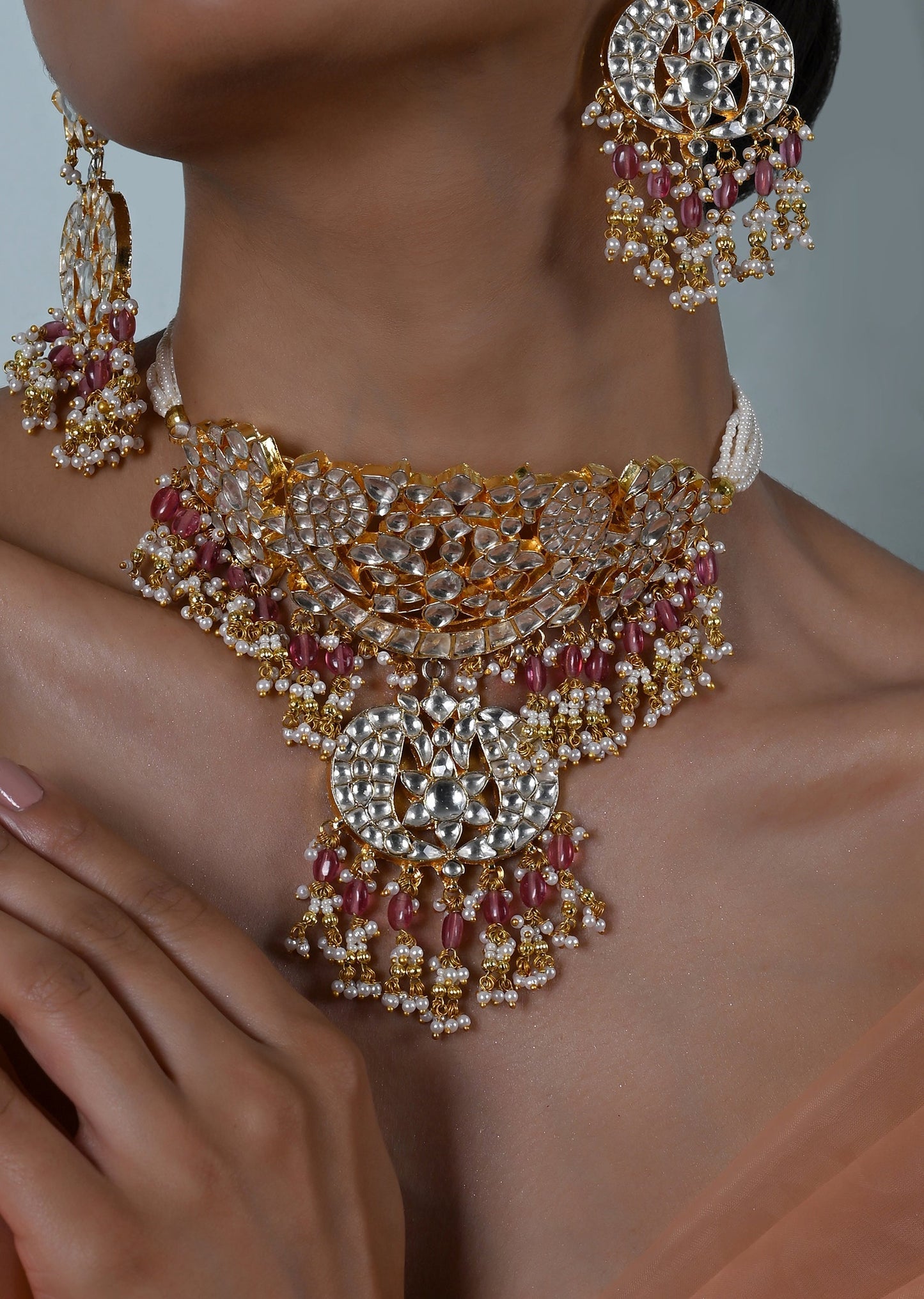 Gold Toned Kundan Necklace Set With Earrings