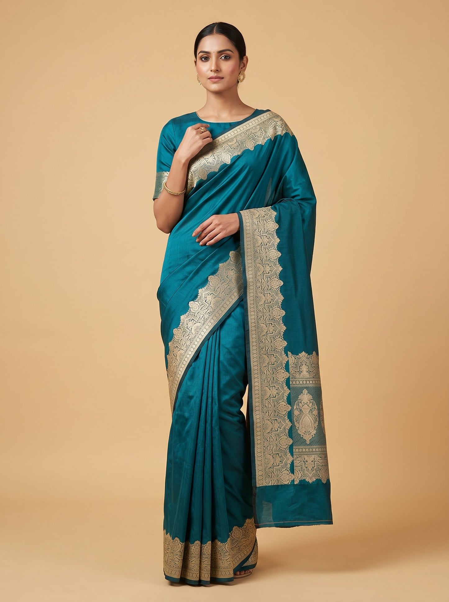 Green Handloom Saree with Natural Flow