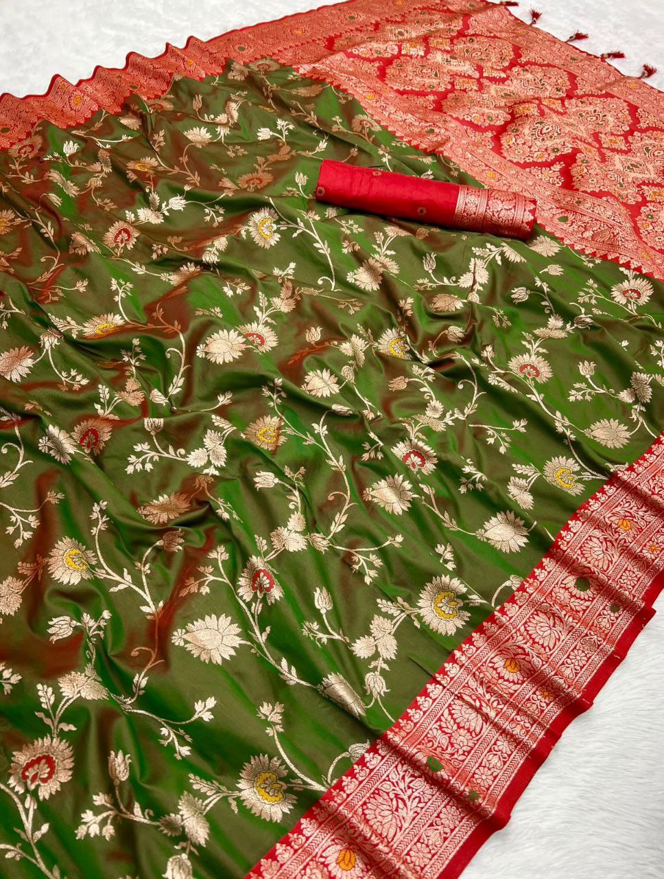 Mameraa Sarees Green Soft Silk Blend Saree With Zari Weaving Meenakari Design-Green