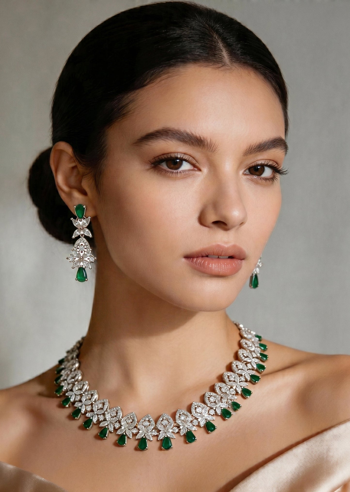 Green Silver Contemporary Necklace Set