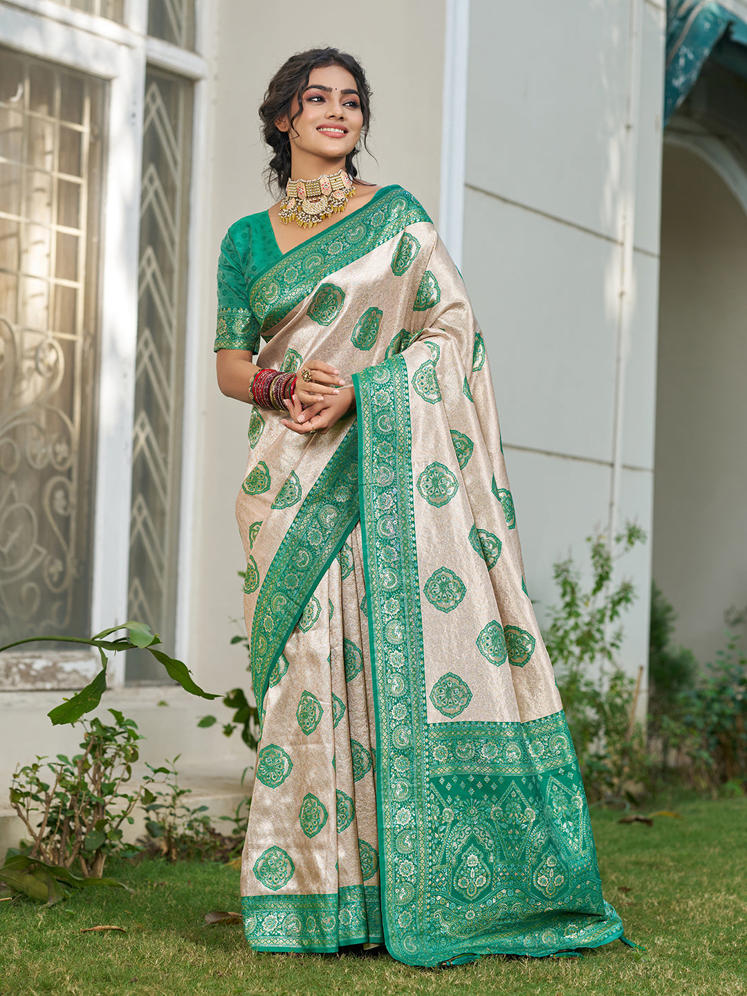 Anaita Green Silk Blend Woven Saree With Blouse