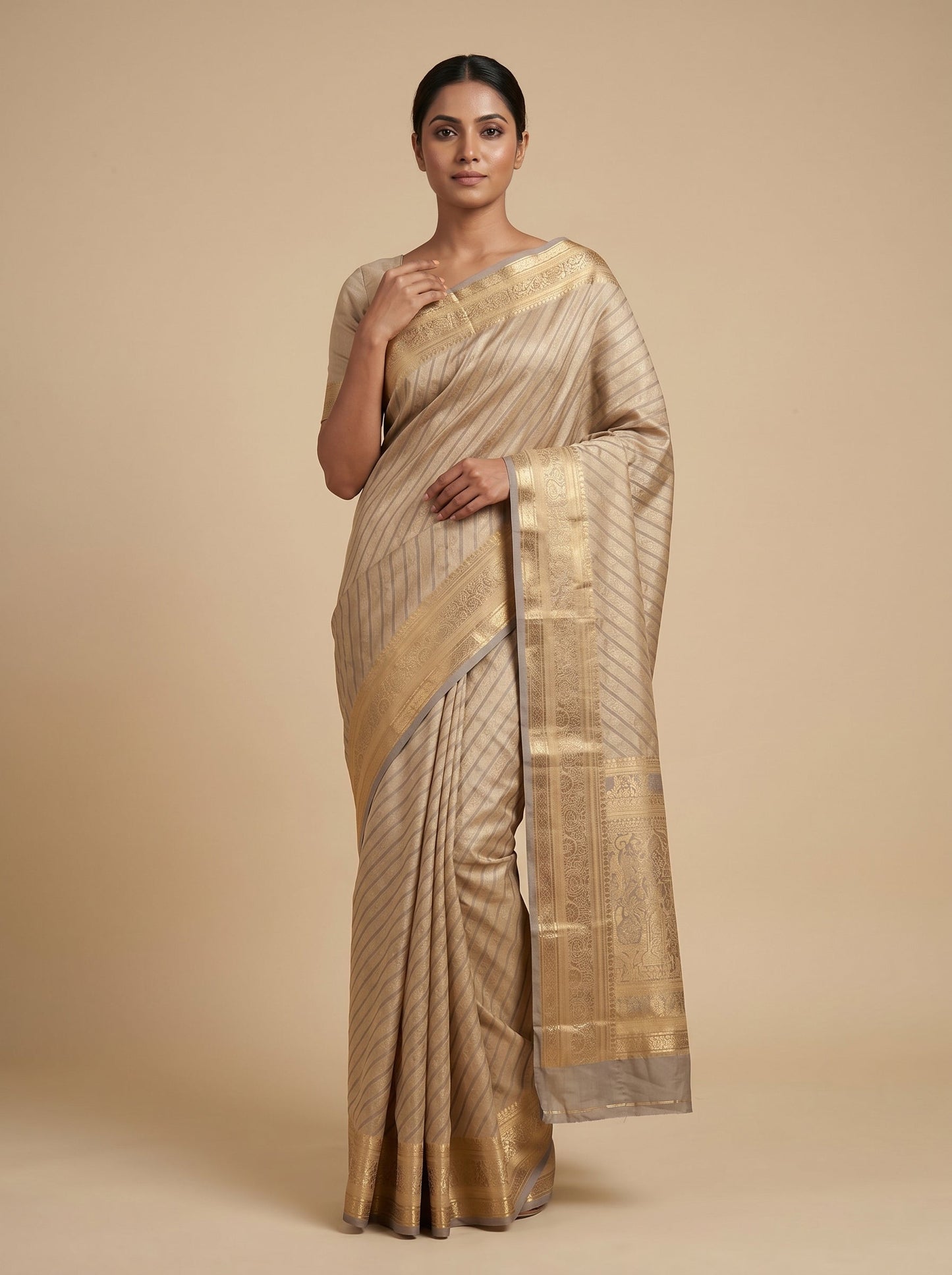 Grey Subtle Finish Handloom Saree