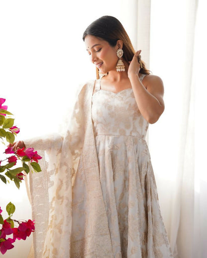 The52 Women's Gorgeous Jacquard Work Jacquard Silk Fabric Flared Anarkali Pant and Dupatta Set