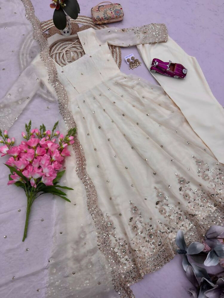 Teeya Creation Womens New Latest Trendy Elegant White Embroidered Anarkali Suit Set with Scalloped Dupatta