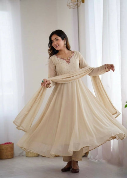 Teeya Creation Womens New Fancy Fox Georgette Heavy Quality Fabric With Handwork Cream Gown Set