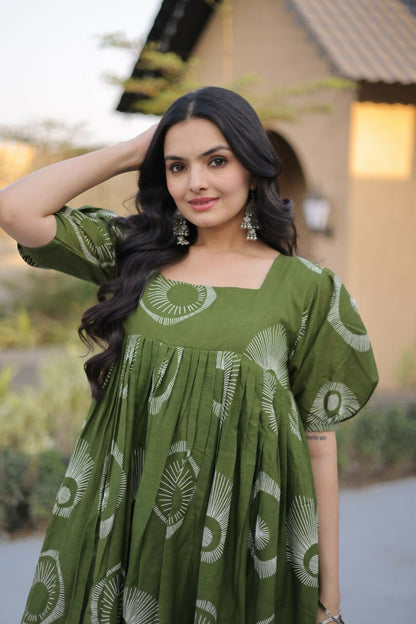 Teeya Creation Womens New Trendy Summer War Printed Cotton Gown Set-Green