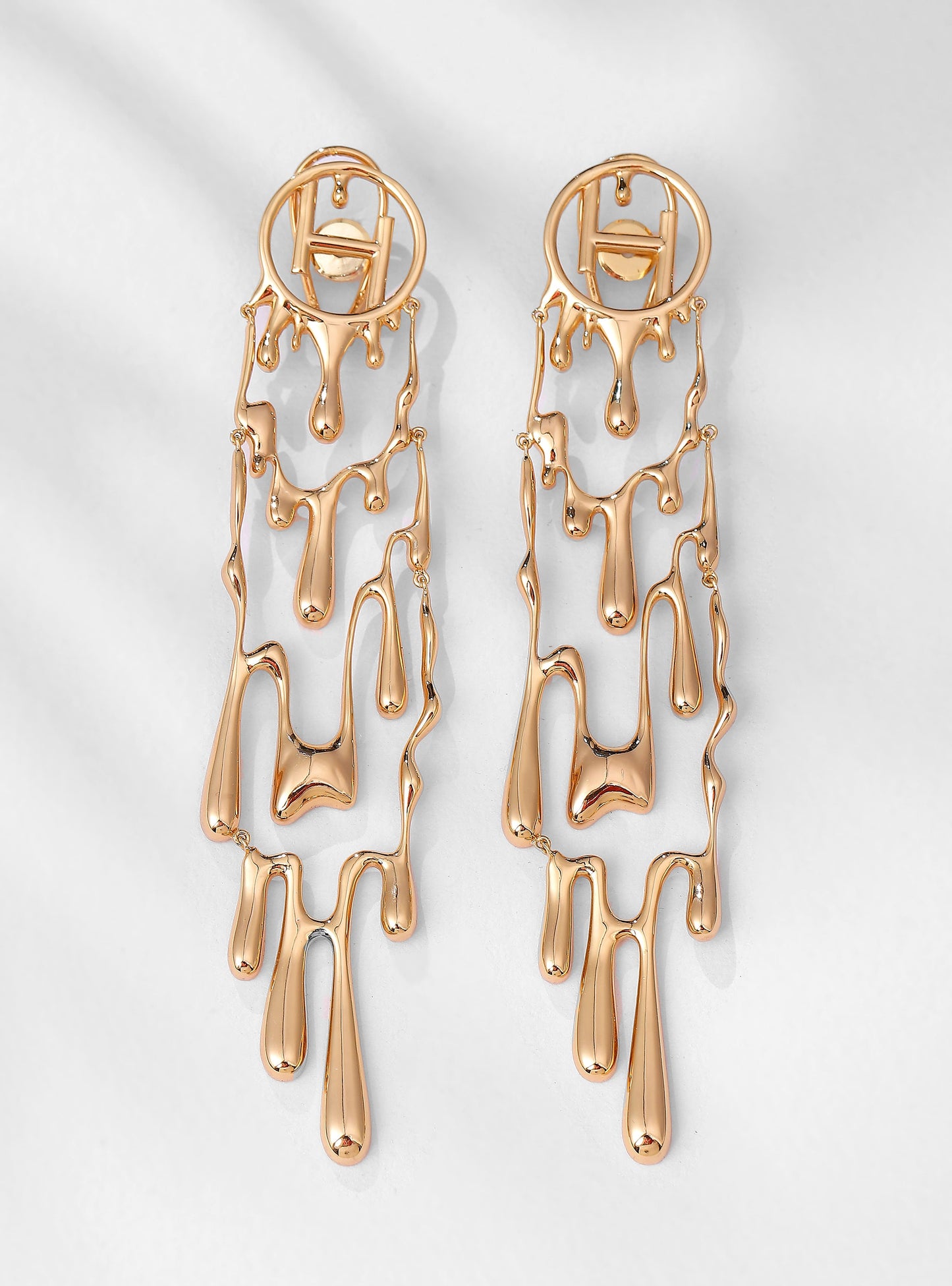 Drip OH Free Fall Earrings In Gold
