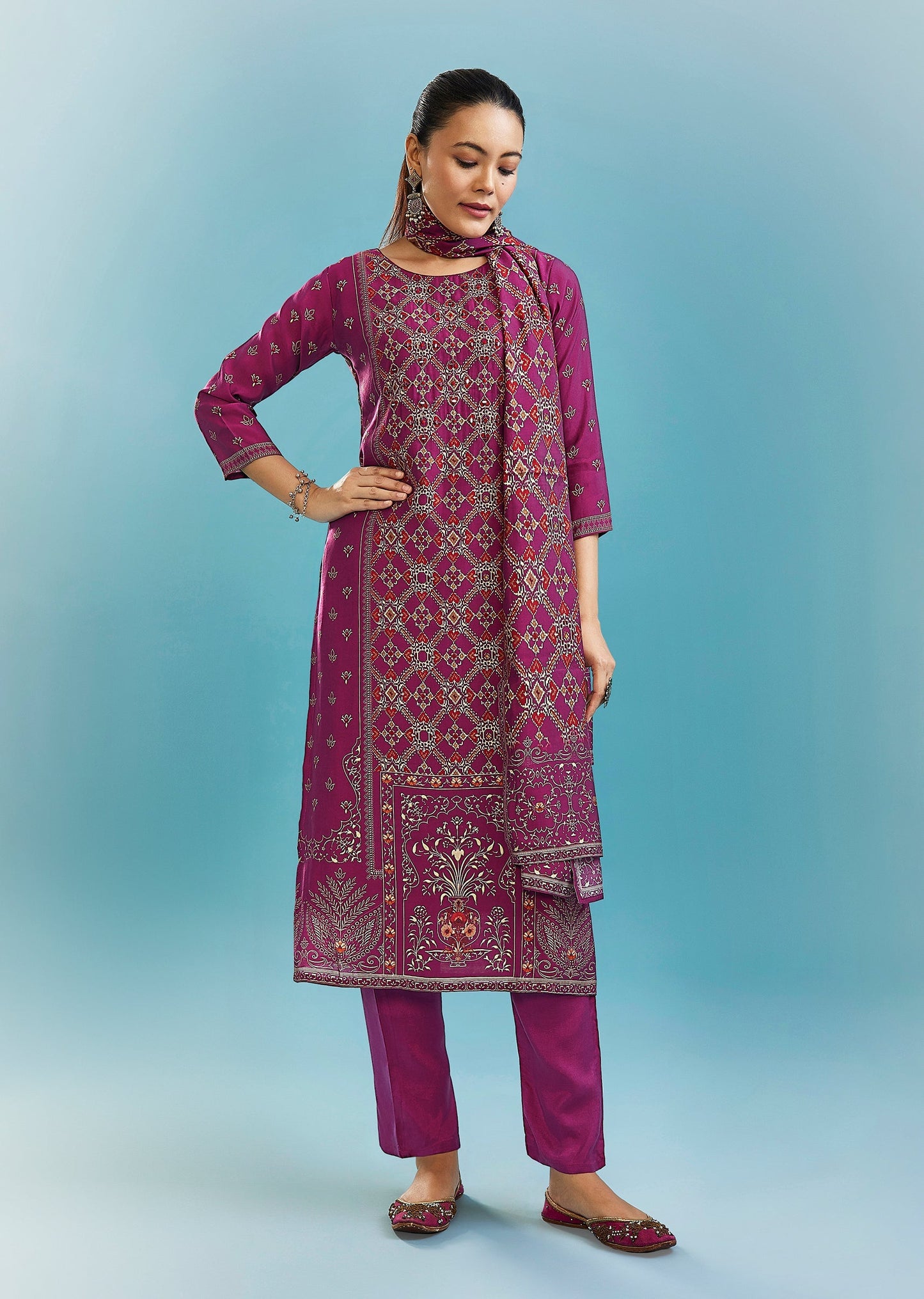 Magenta Printed Kurta Set With Mirror And Zari Work