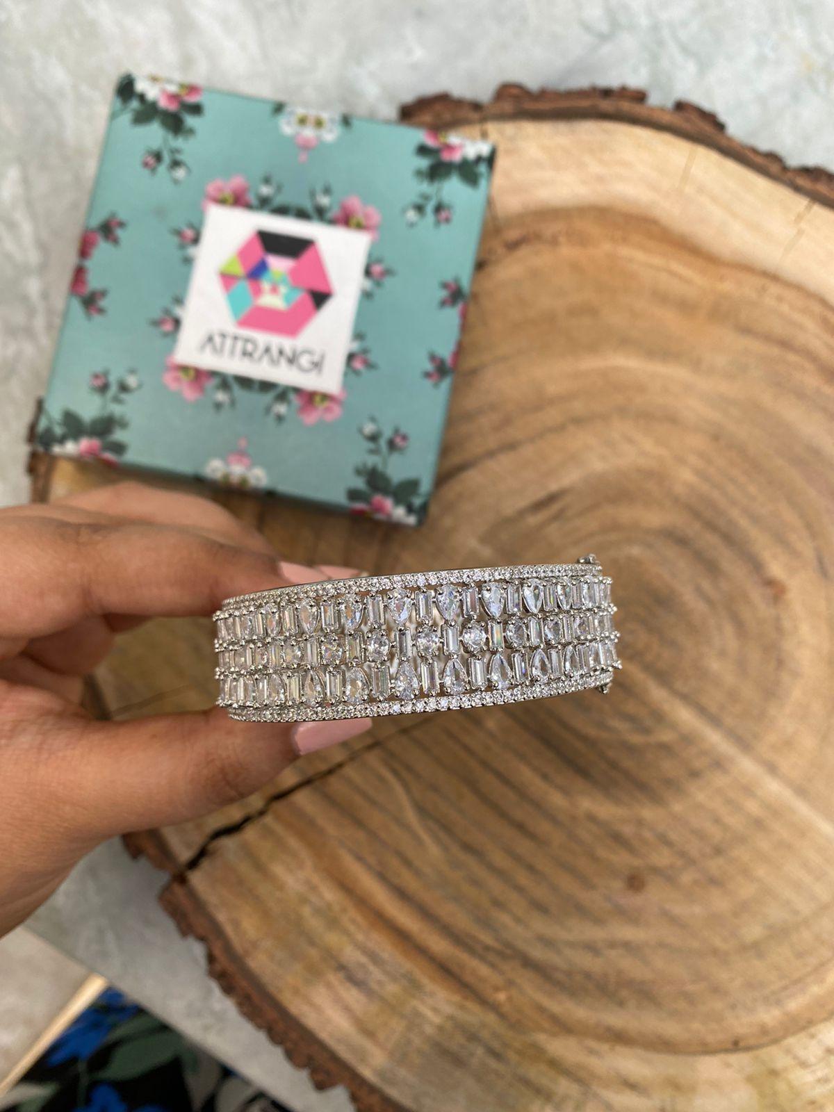 Mehek Diamond Bangle