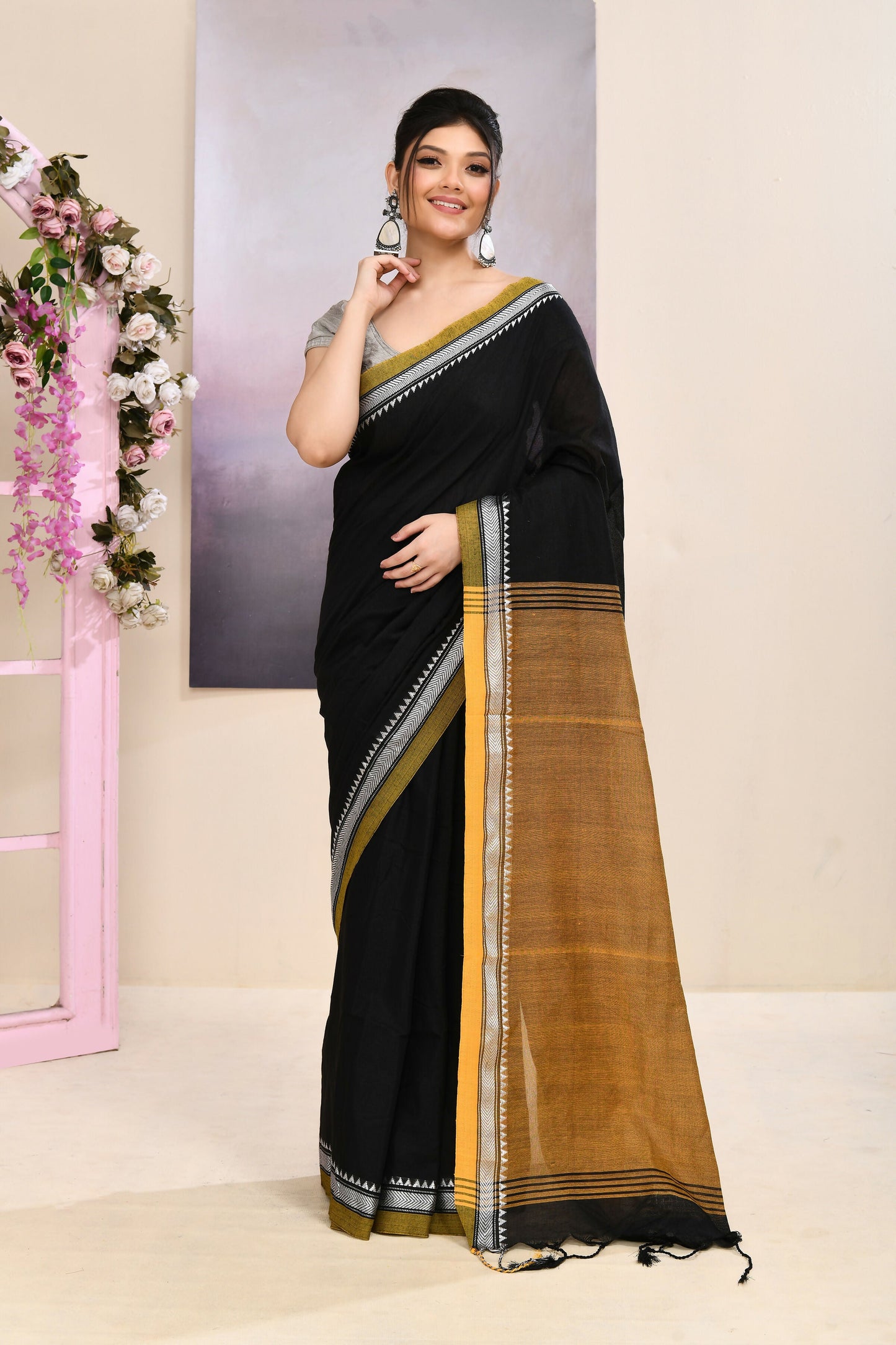 Piyari Fashion Women's Black Embellished Cotton Blend Jamdani Saree