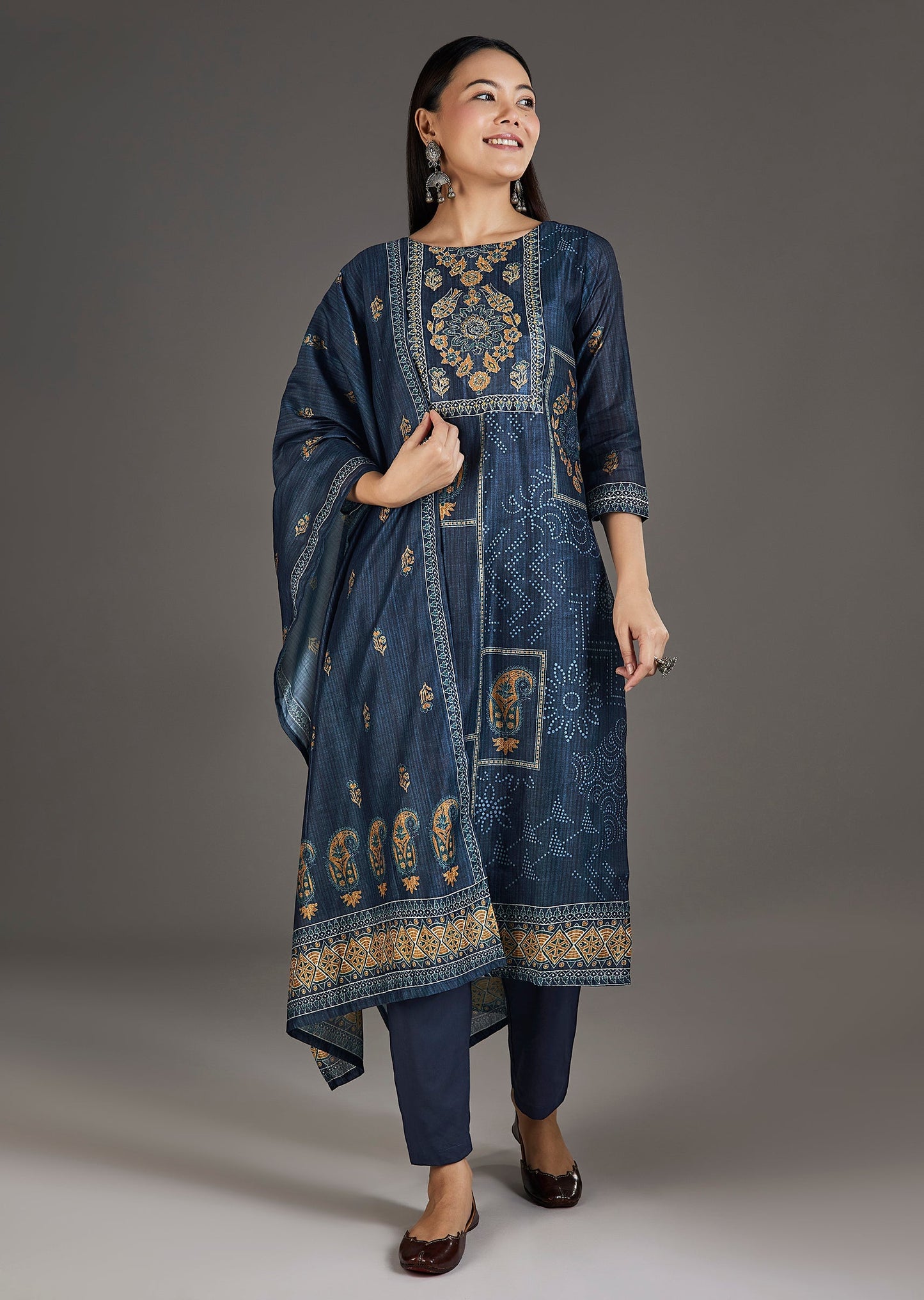 Navy Blue Chanderi Kurta Set With Zari Work