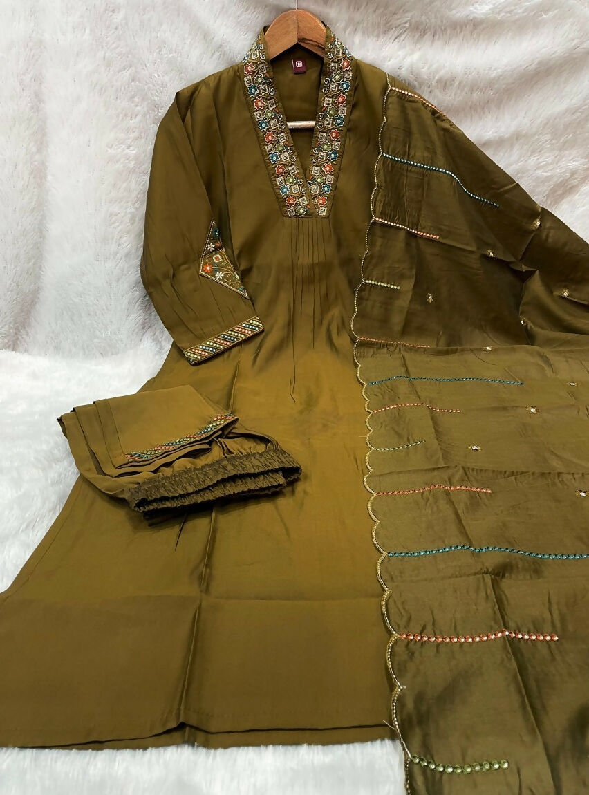 Teeya Creation Mehendi Green Embroidered Kurta Pant Set With Dupatta