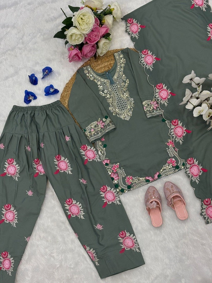 Evanik Grey Designer Party Wear Heavy Natural Crep Kids Patiala Set