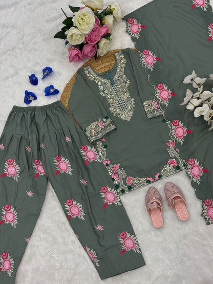 Evanik Grey Designer Party Wear Heavy Natural Crep Kids Patiala Set