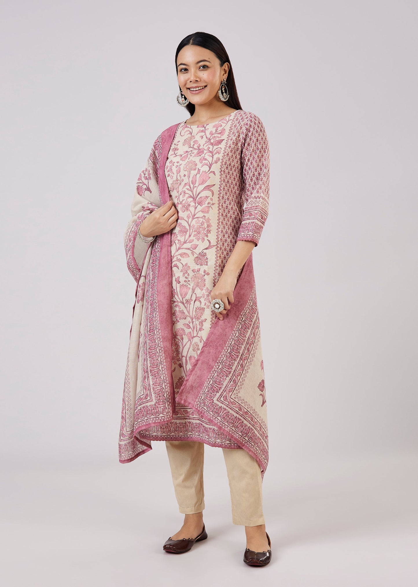Pink Linen Kurta Set With Embellished Work