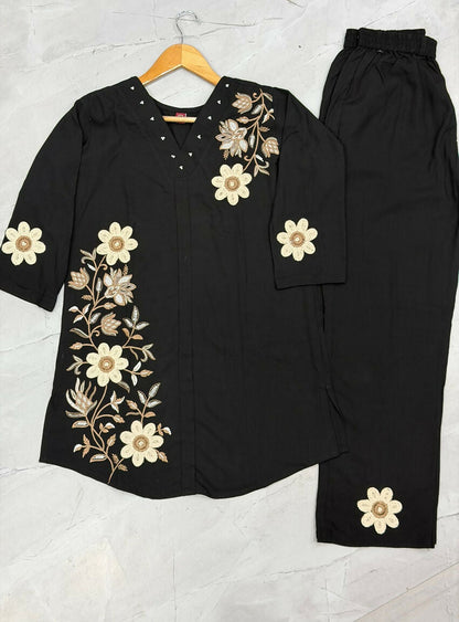 Teeya Creation Women Jet Black Embroidered Tunic & Pant Co-Ord Set