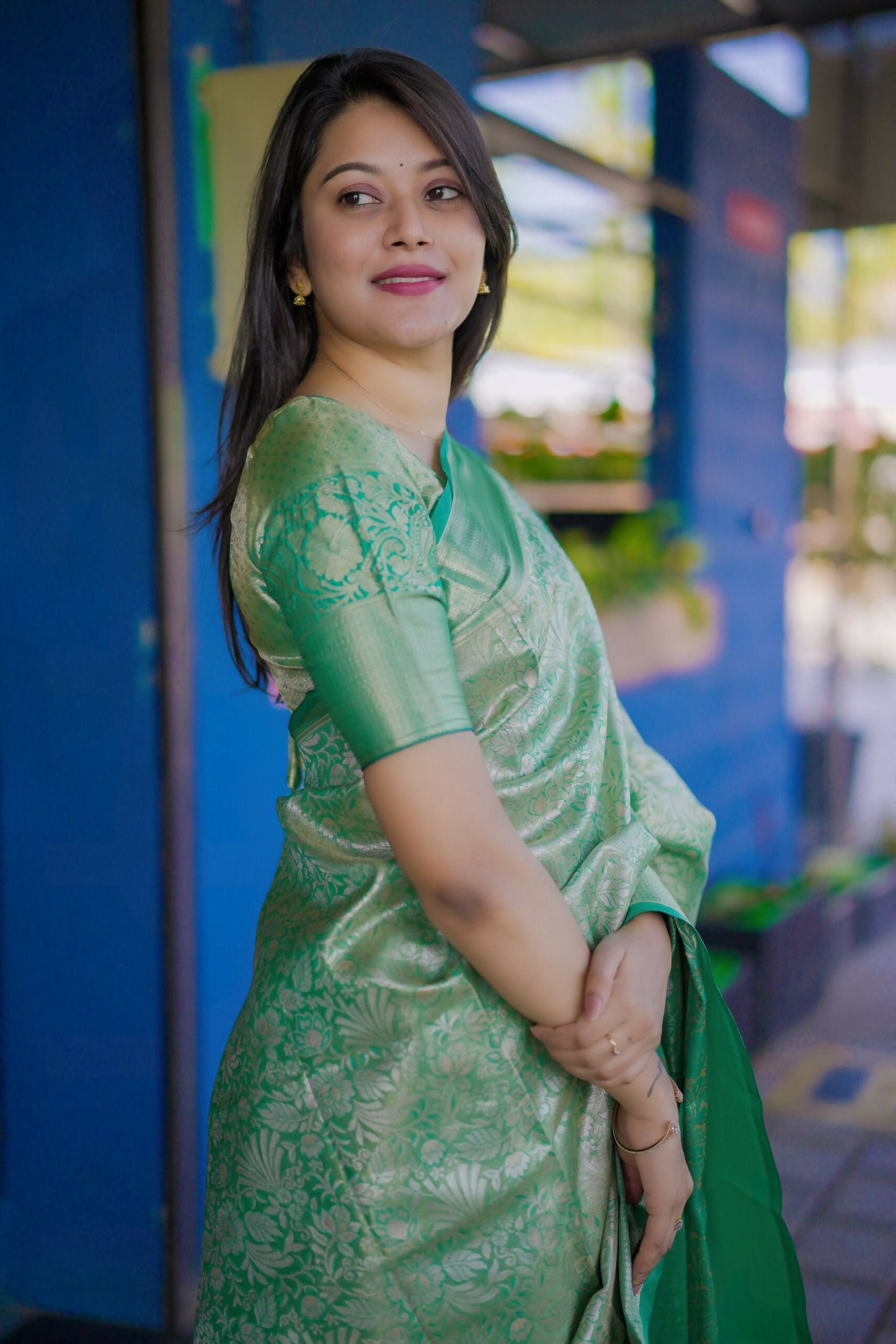 Prime Volt Bridal Kanchipuram Silk Saree with Rich Zari Weaving & Contrast Border-Green