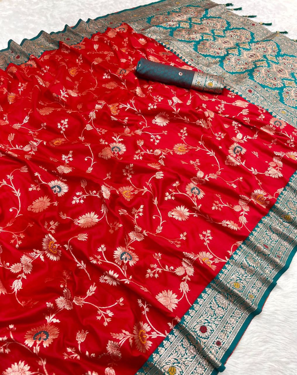 Mameraa Sarees Red Soft Silk Blend Saree With Zari Weaving Meenakari Design-Red