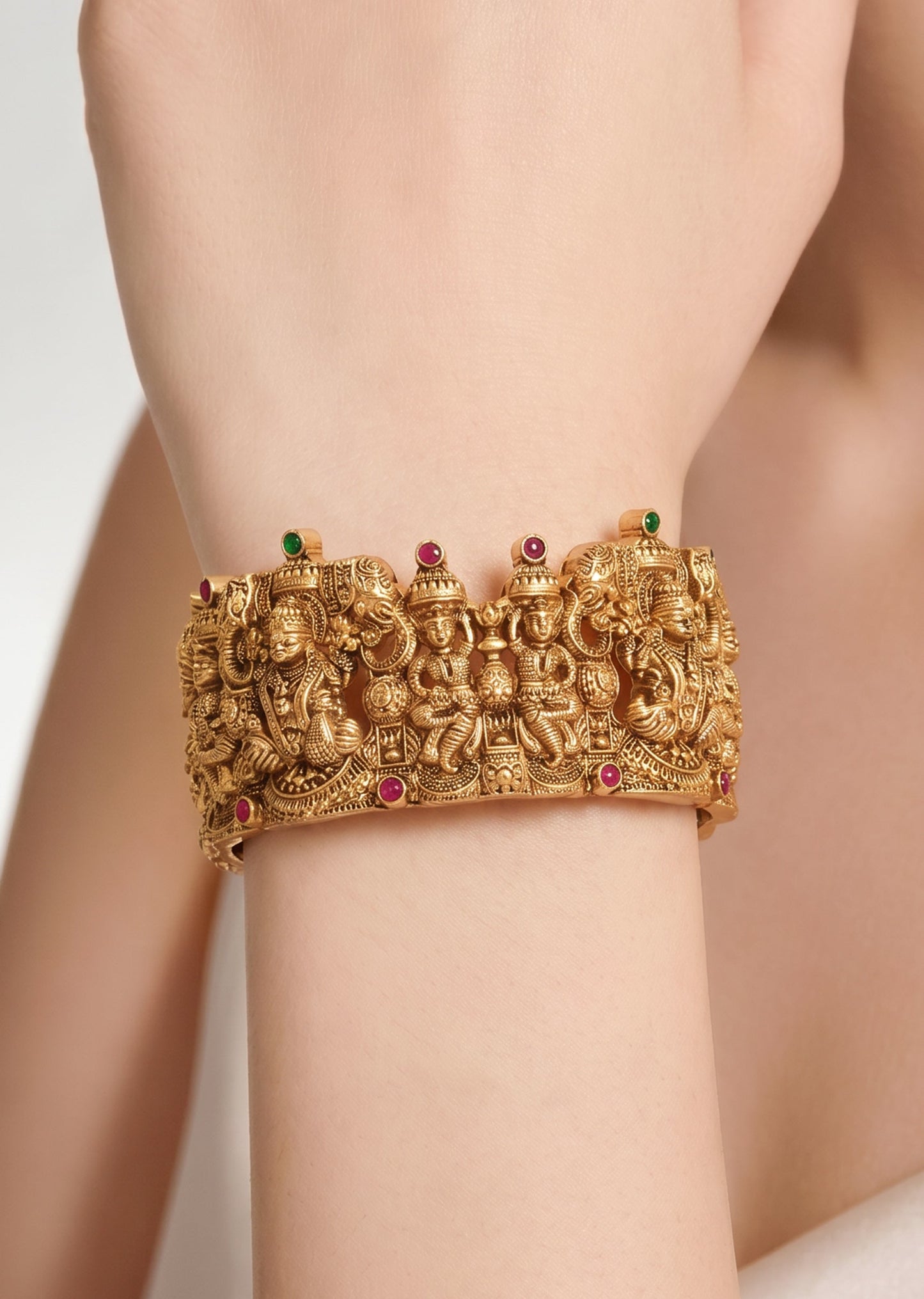Red Rajwadi Kundan Bangles