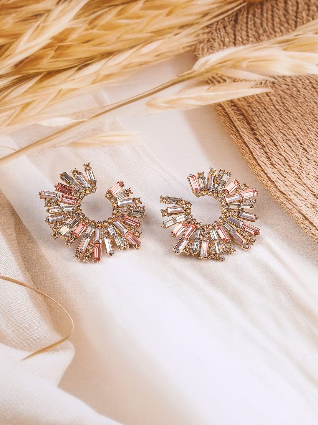 Studded fan-shaped stud earrings