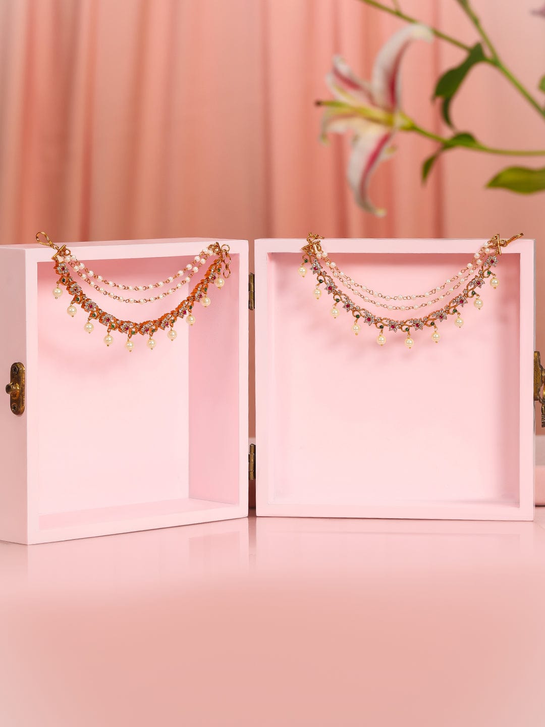 Festive Charm Pearl Kaan Chain