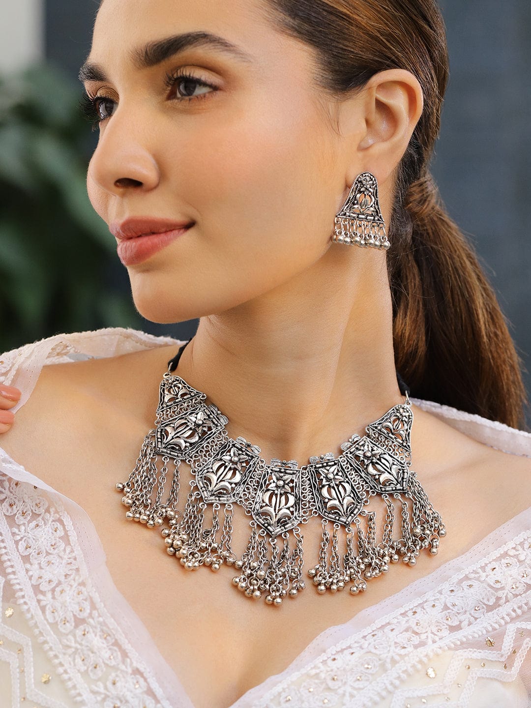 Oxidized Floral Motif Silver Necklace Set