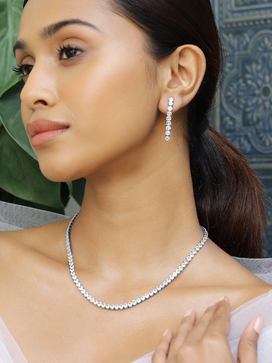 Studded White Necklace Set