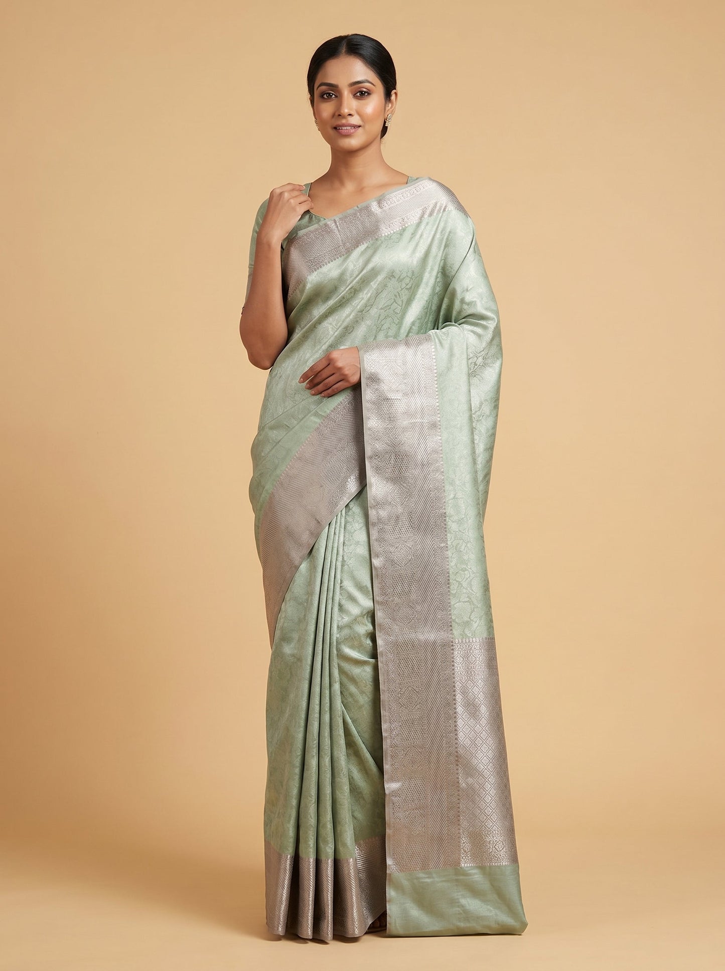 Silver Rose Dual Tone Handloom Saree