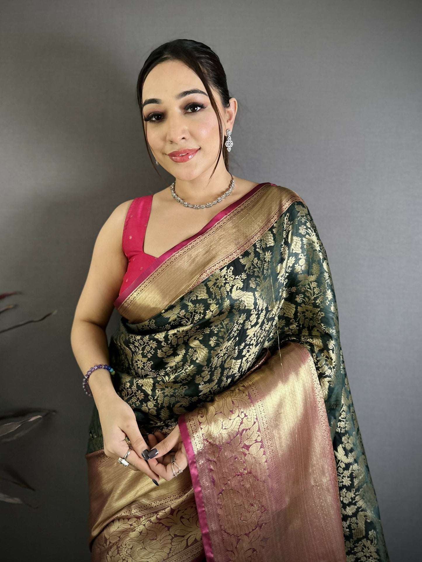 Prime Volt Pure Handloom Kanjivaram Katan Silk Saree with Antique Zari & Contrast Pallu-Green