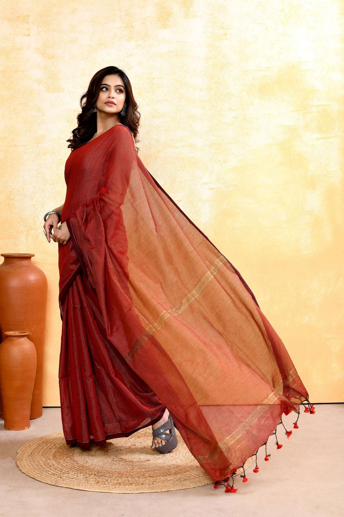 Piyari Fashion Women's Maroon Embellished Cotton Blend Zari Check Handloom Saree