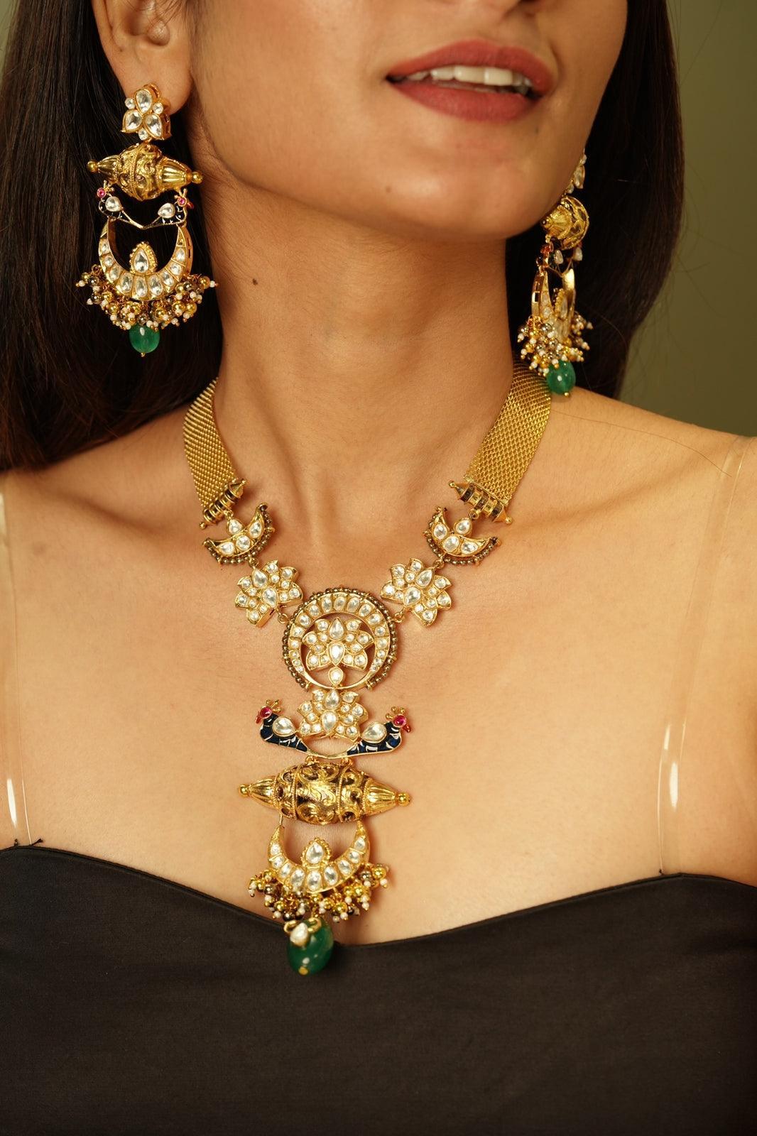 Tota Pari Gold Contemporary Set