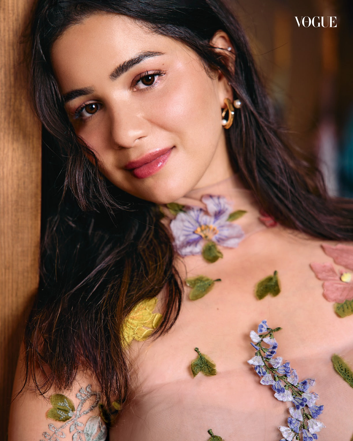 Sara Tendulkar InPearls des Celeste Twisted Hoops Earrings