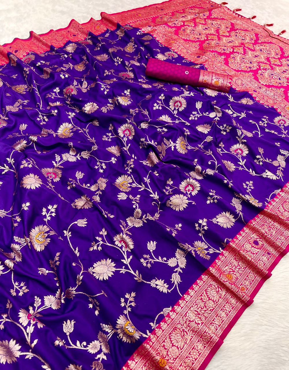 Mameraa Sarees Violet Soft Silk Blend Saree With Zari Weaving Meenakari Design-Violet