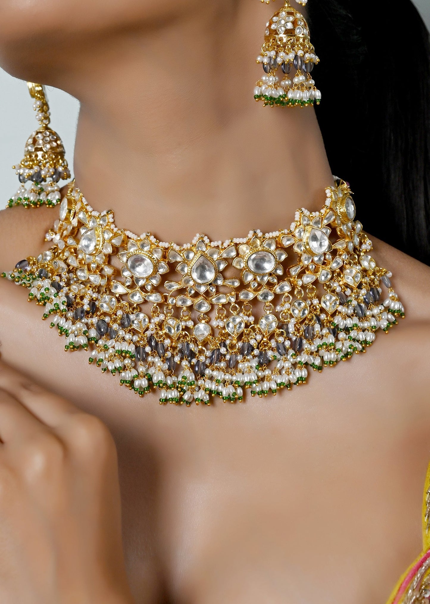 White And Gold Kundan Necklace Set With Earrings