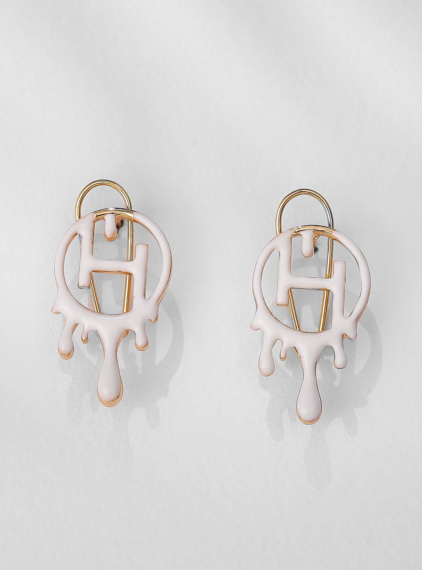 Drip OH Mini Earrings In Milky White