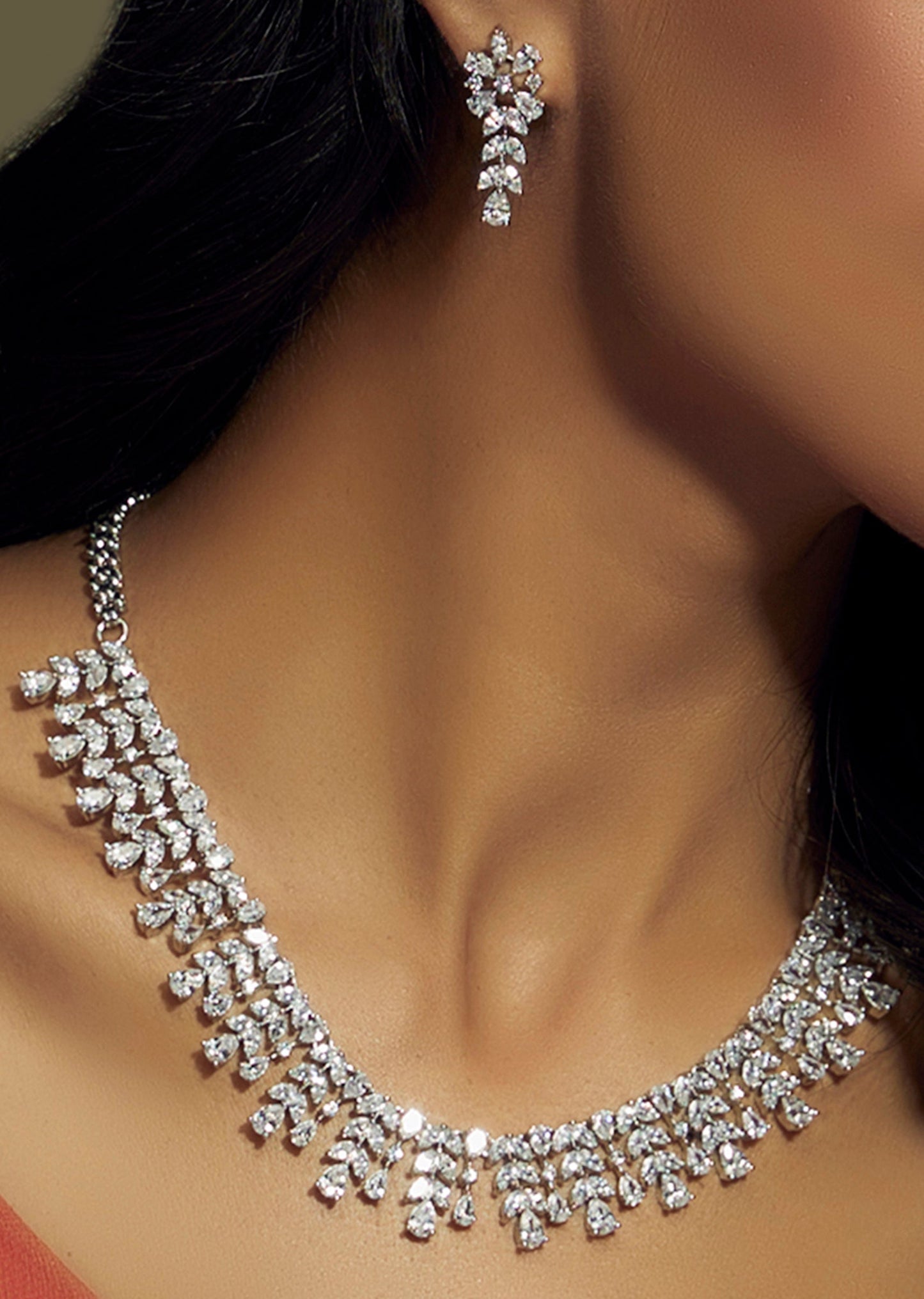 White Finish Zircon And Diamond Necklace Set