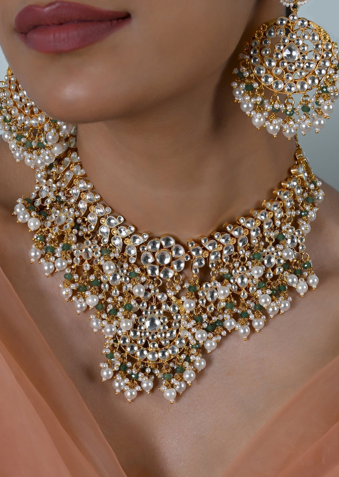 White Kundan Necklace Set With Earrings