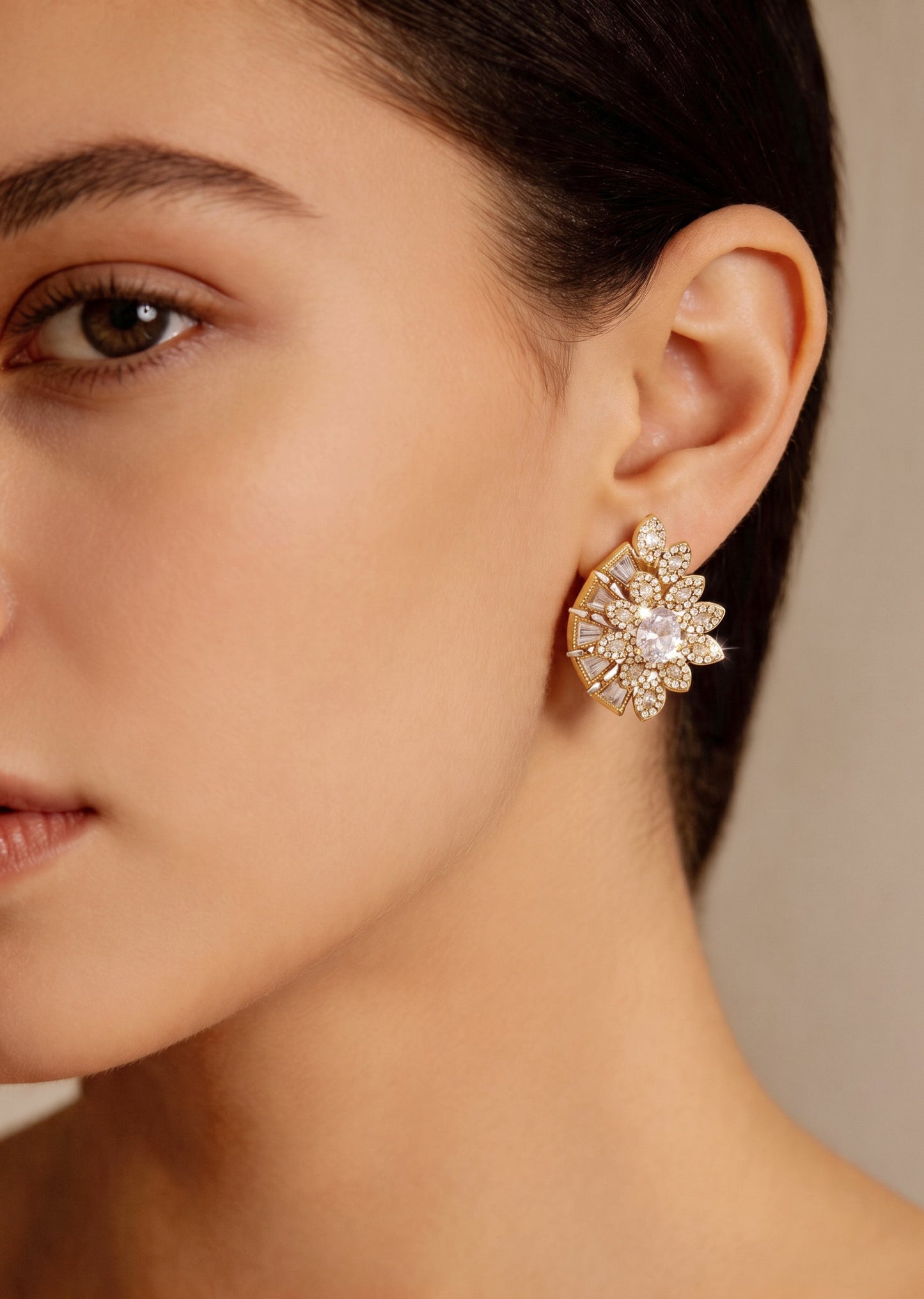 White Zirconia Minimal Earrings