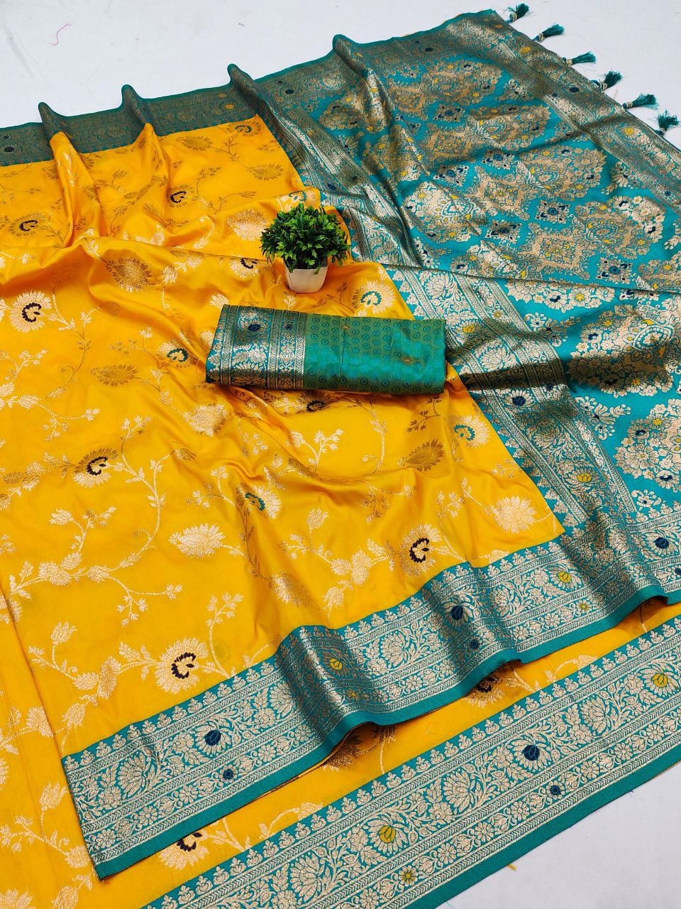 Mameraa Sarees Yellow Soft Silk Blend Saree With Zari Weaving Meenakari Design-Yellow
