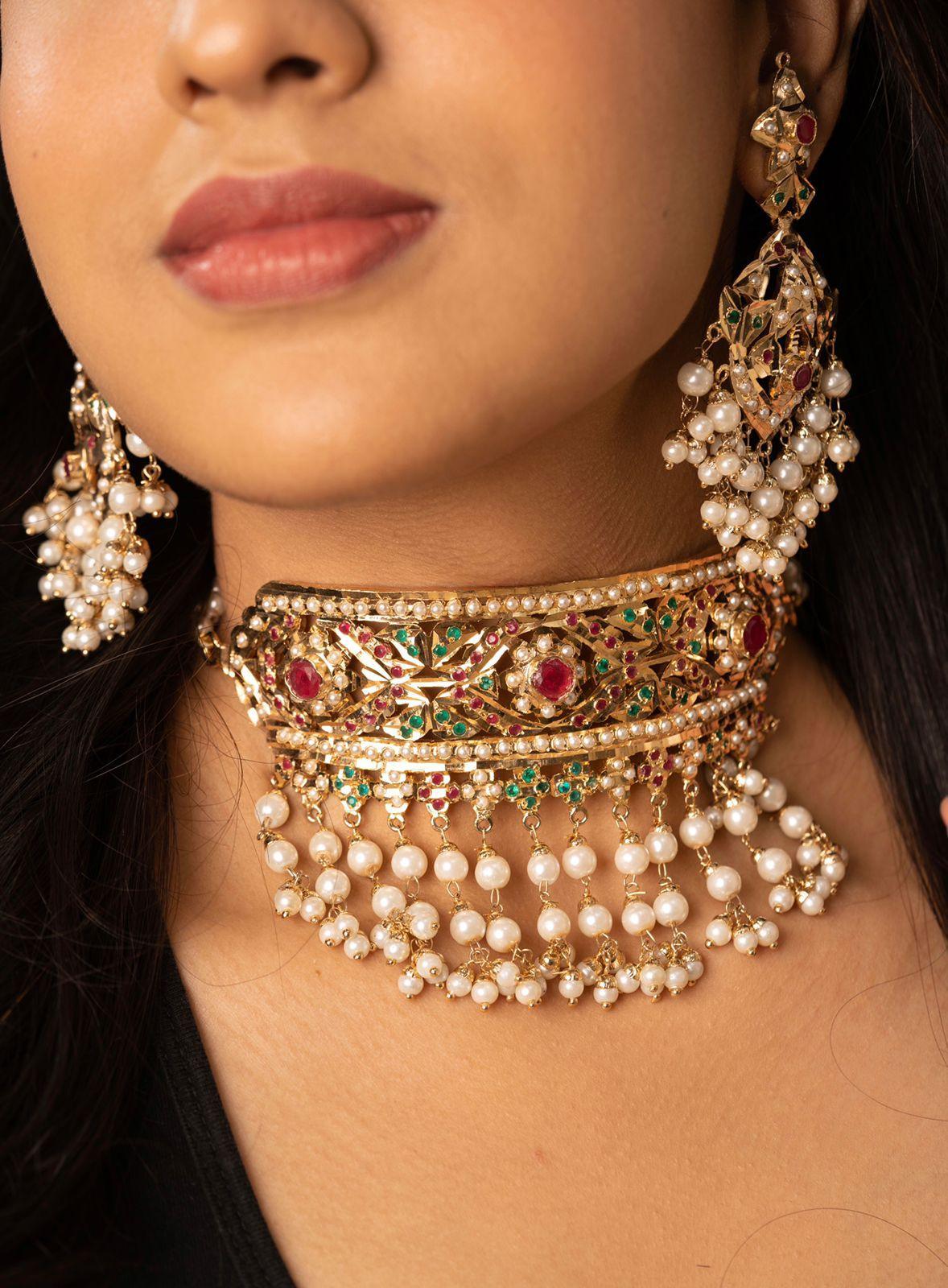 Zakia Jadaau Stiff Choker Set | Ruby & Green