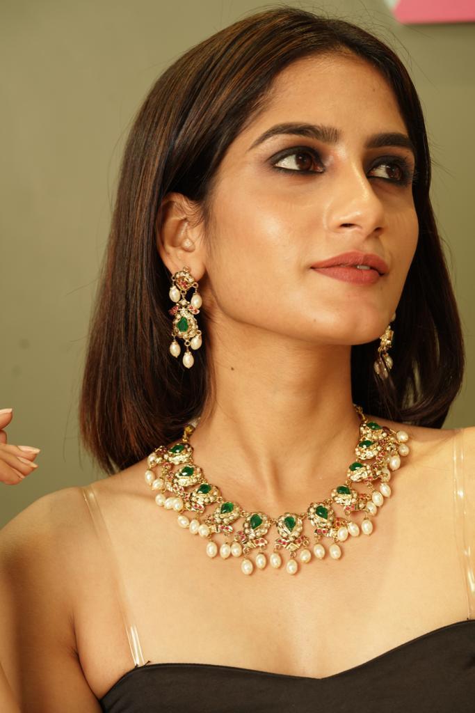 Zoya Jadaau Necklace Set